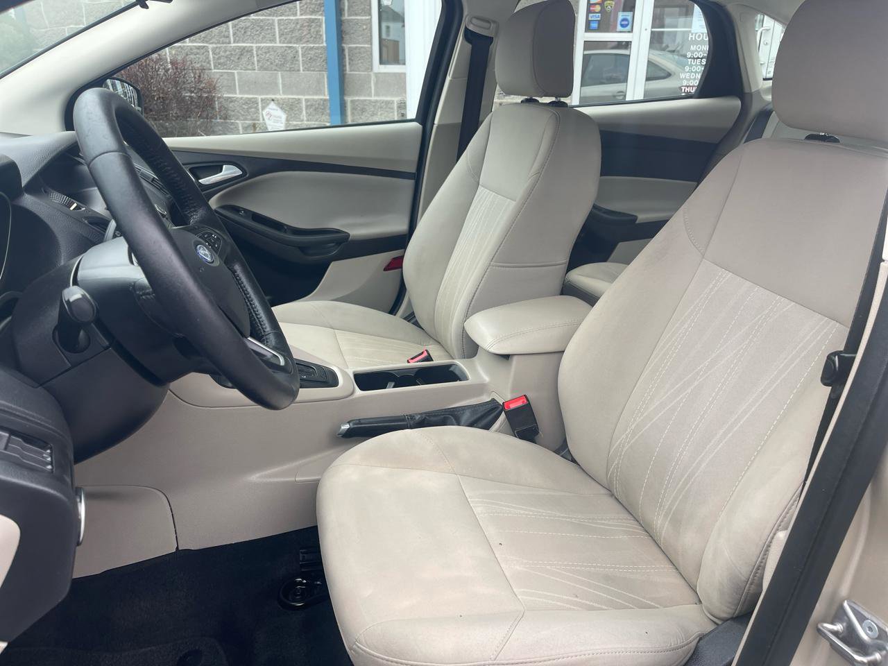 Used 2017 Ford Focus SE w/ Cold Weather Package image 16