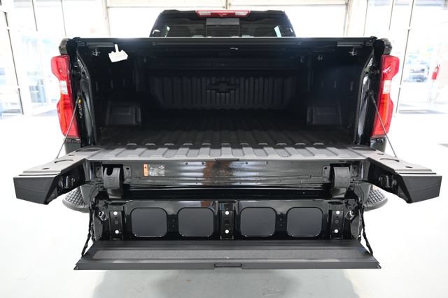 New 2026 Chevrolet Silverado 1500 High Country w/ High Country Premium Package AWD/4WD image 9