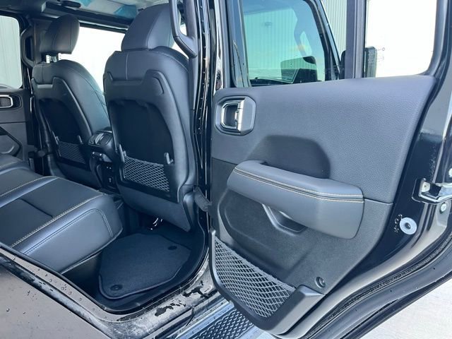 New 2025 Jeep Gladiator High Tide image 19