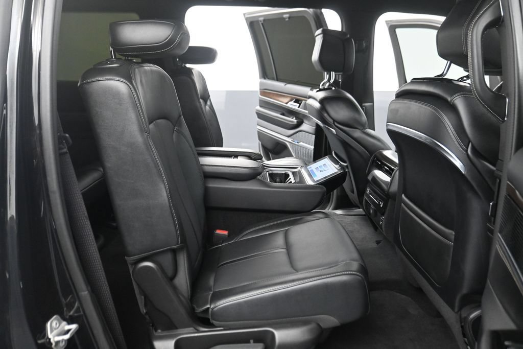 Used 2022 Jeep Grand Wagoneer Series I AWD/4WD image 14