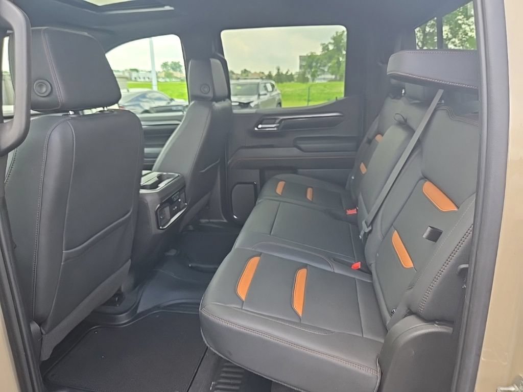 Used 2023 GMC Sierra 1500 AT4 w/ AT4 Premium Package AWD/4WD image 29