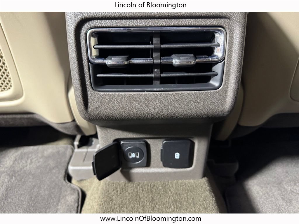 Used 2023 Lincoln Corsair Reserve AWD/4WD image 13