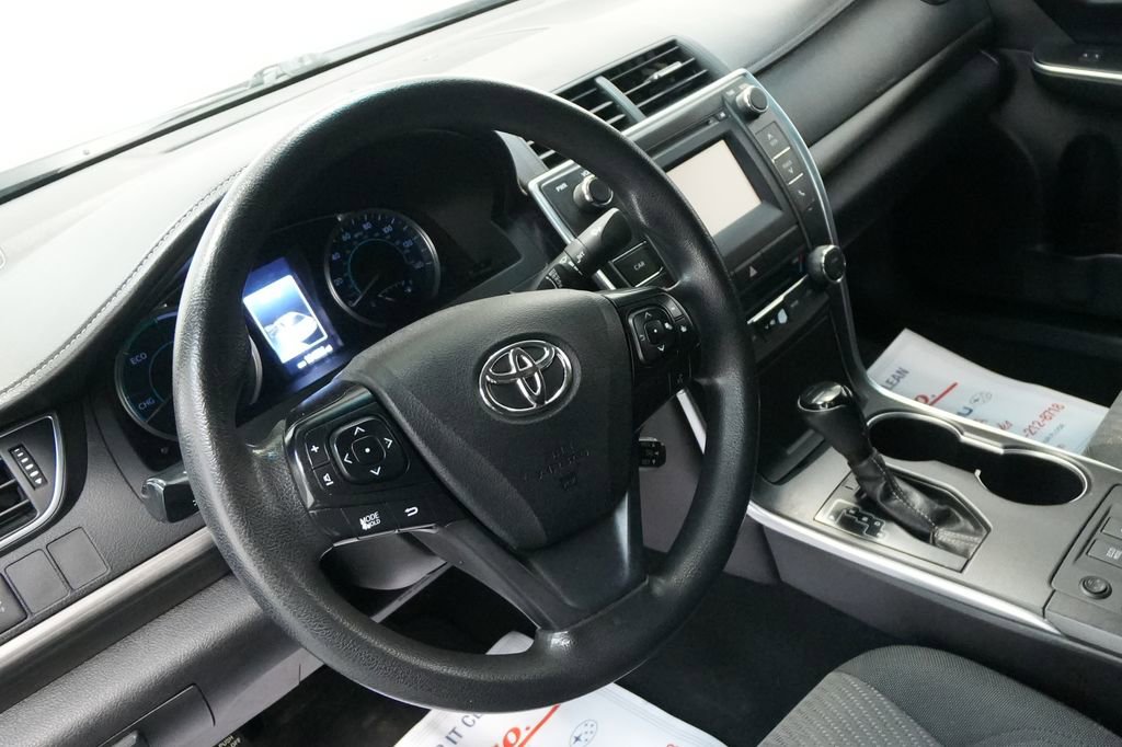 Used 2017 Toyota Camry LE FWD image 12