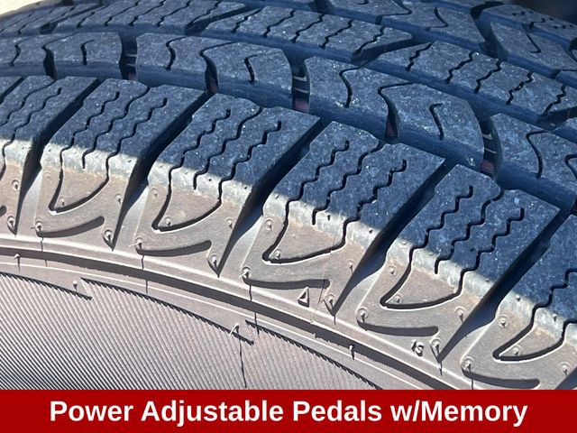 Used 2025 RAM 3500 Laramie AWD/4WD image 11