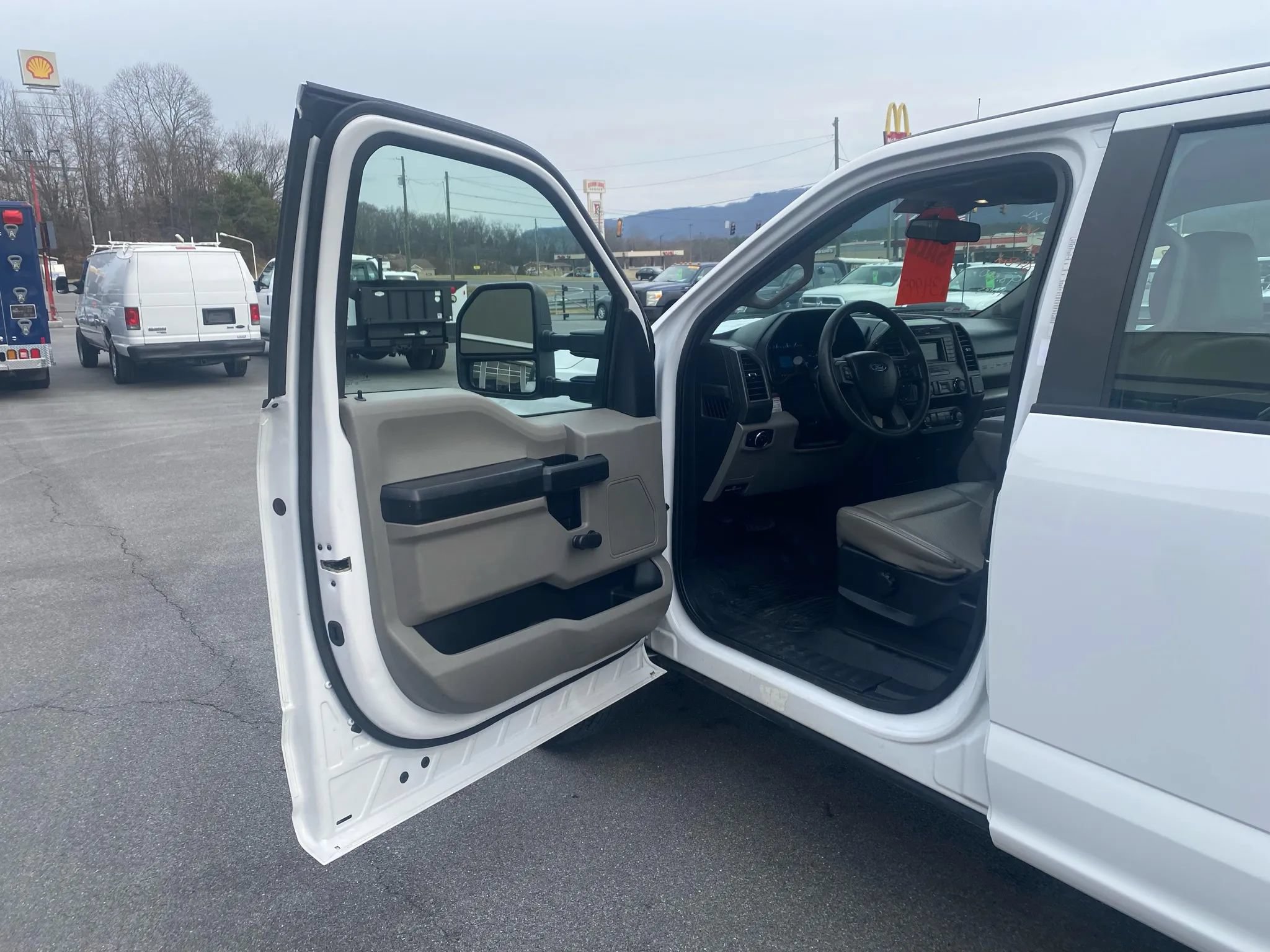 Used 2019 Ford F250 XL AWD/4WD image 7