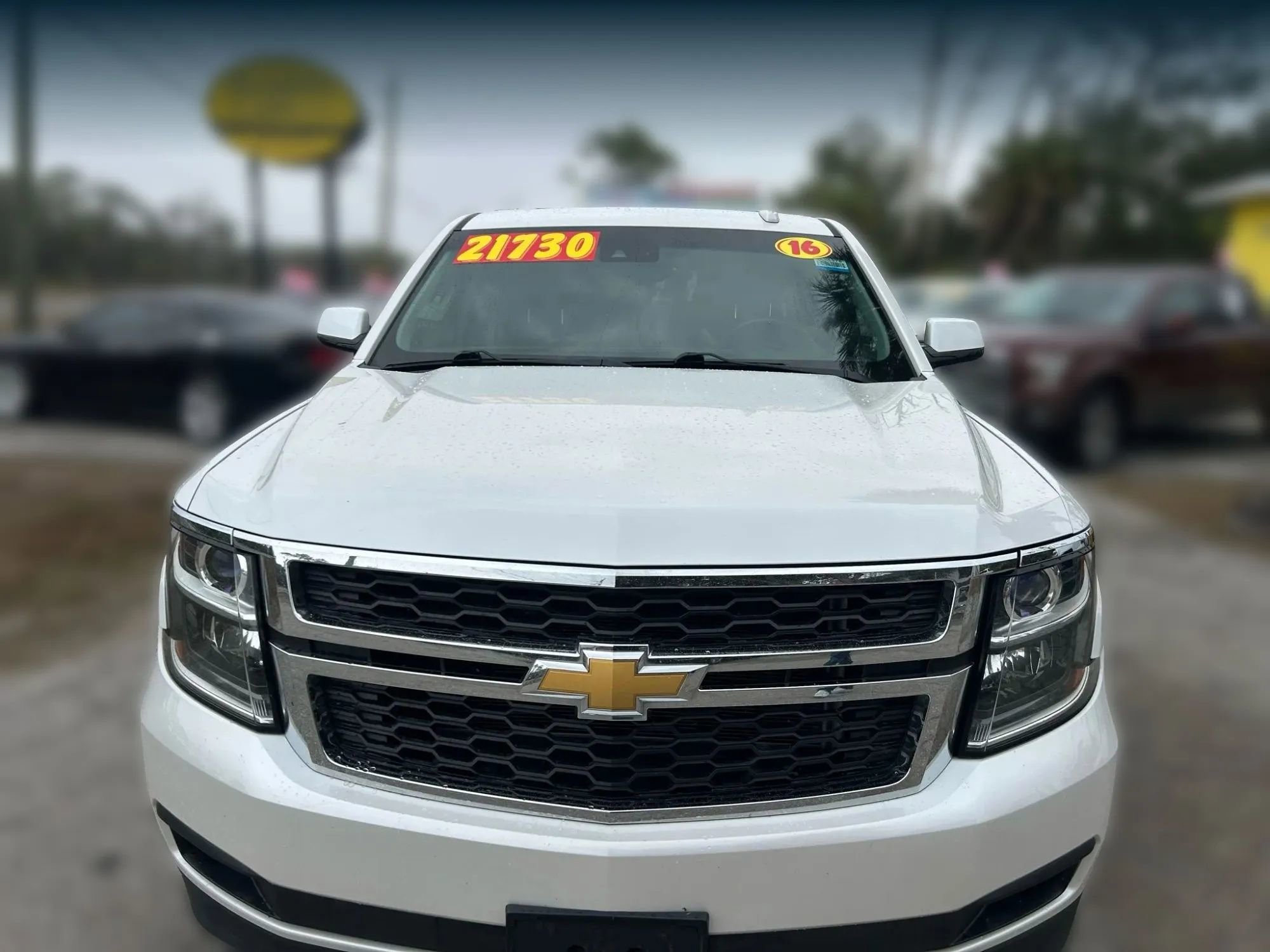 Used 2016 Chevrolet Suburban LT image 2