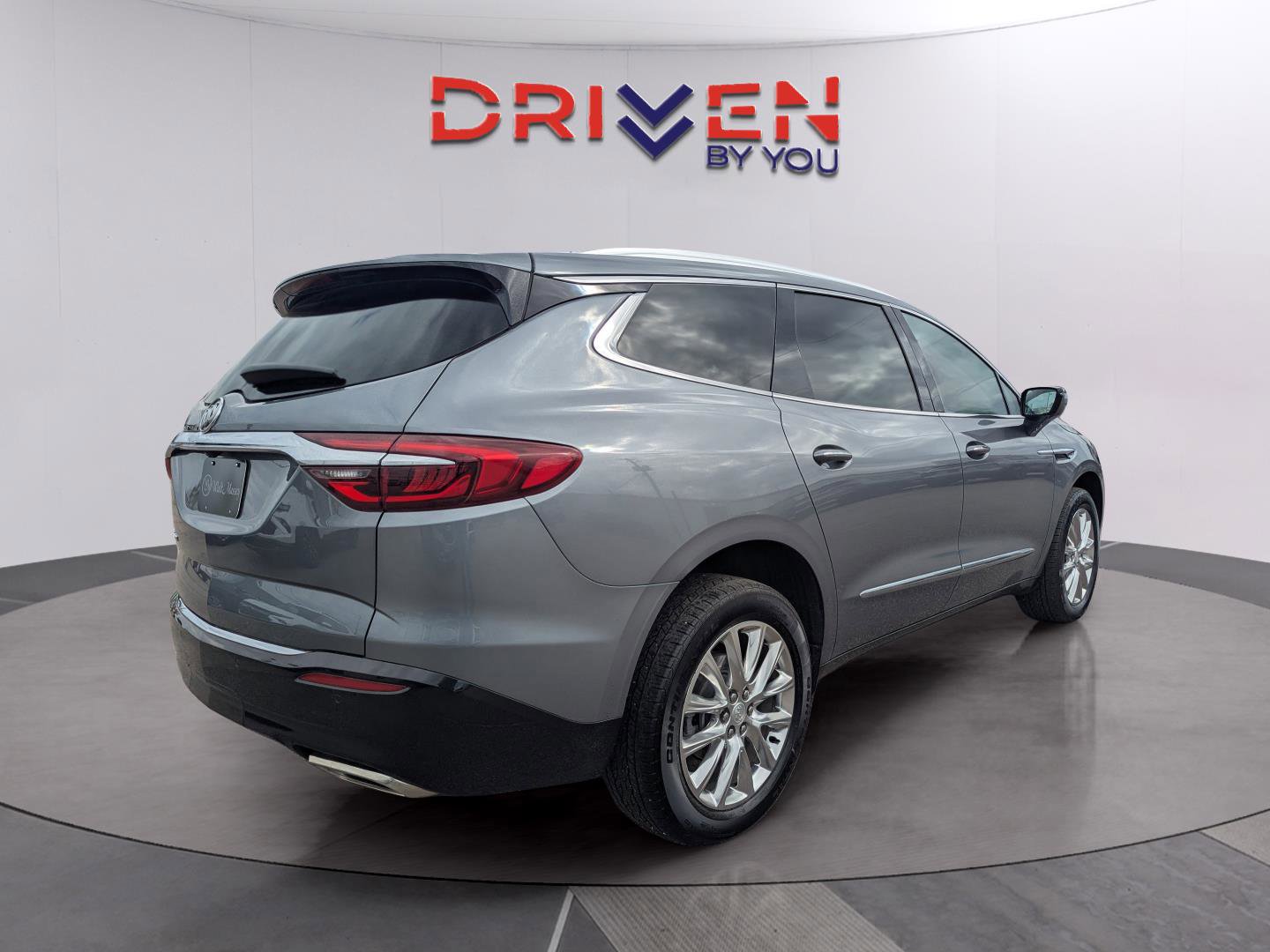 Used 2021 Buick Enclave Essence image 5