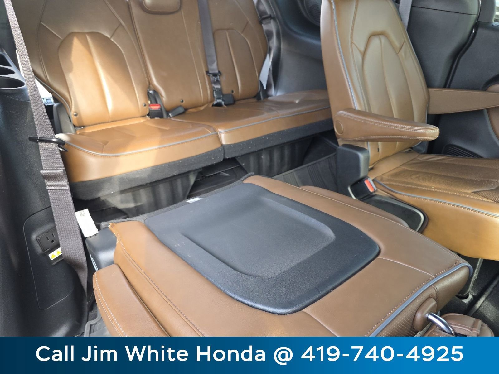 Used 2021 Chrysler Pacifica Limited w/ Uconnect Theater Family Group AWD/4WD image 22