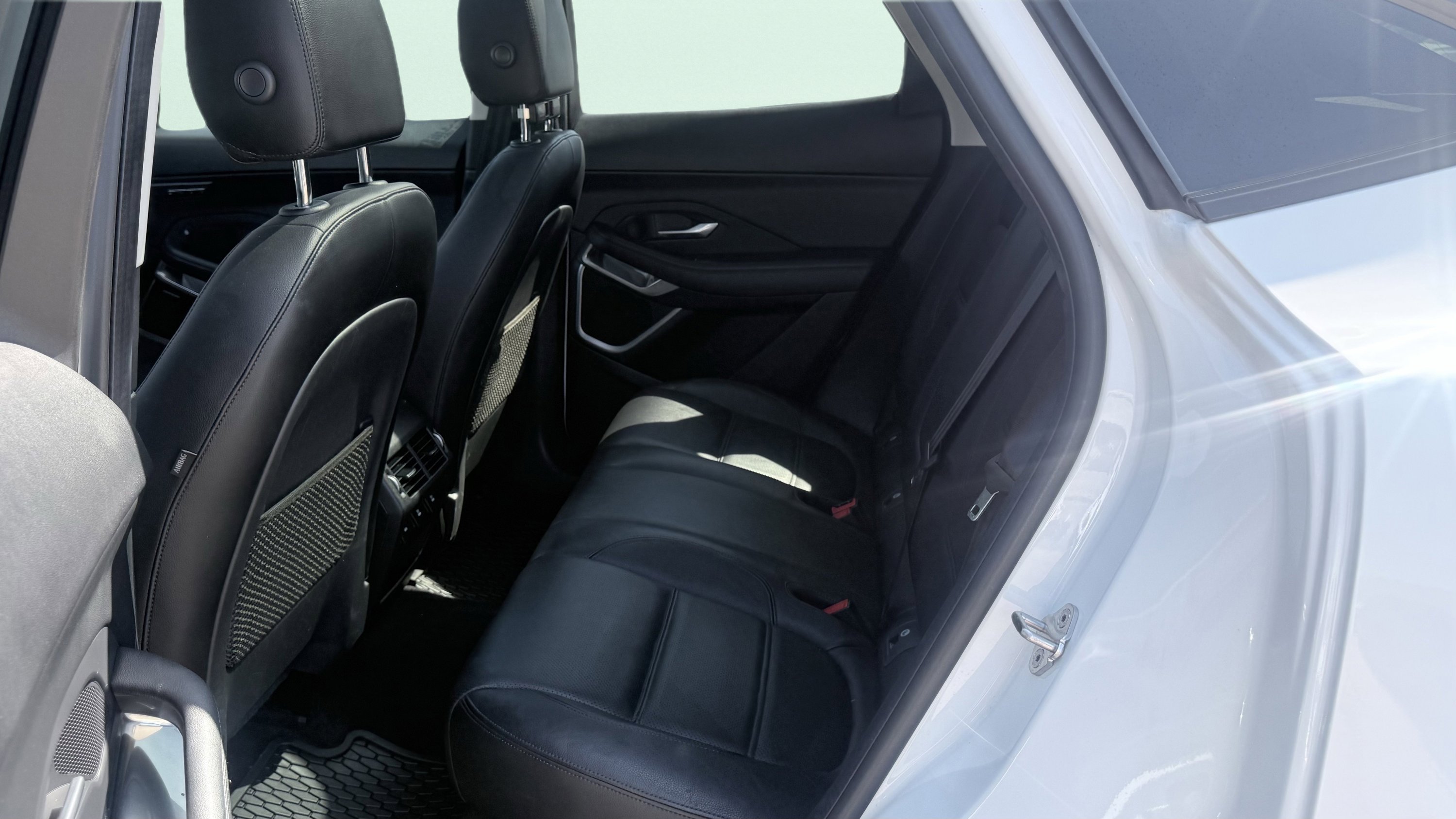 Used 2020 Jaguar E-PACE SE image 35