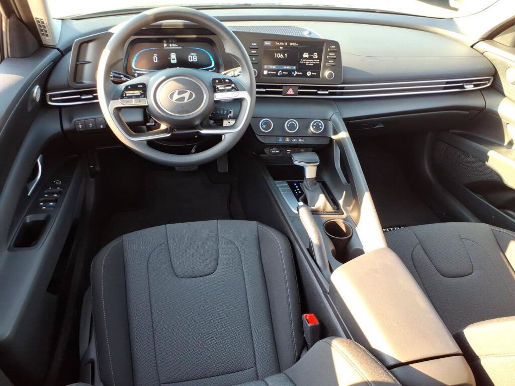New 2026 Hyundai Elantra SE FWD image 7