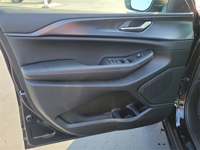 New 2025 Jeep Grand Cherokee L Laredo w/ Luxury Tech Group I image 16