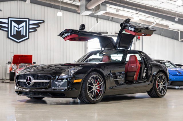 Used 2012 Mercedes-Benz SLS AMG Coupe image 2