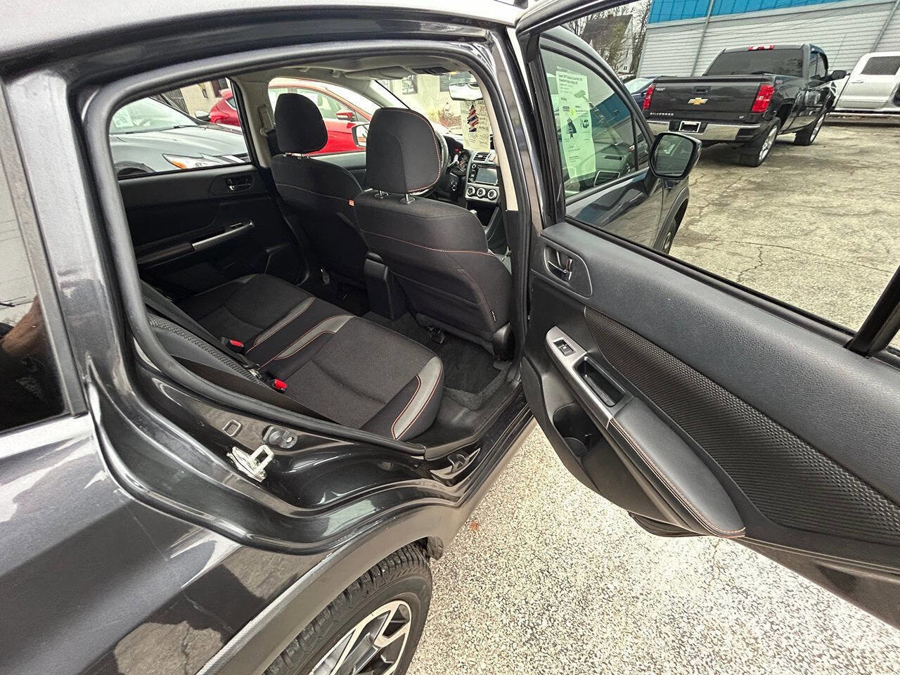 Used 2017 Subaru Crosstrek 2.0i Premium w/ Moonroof Package image 8