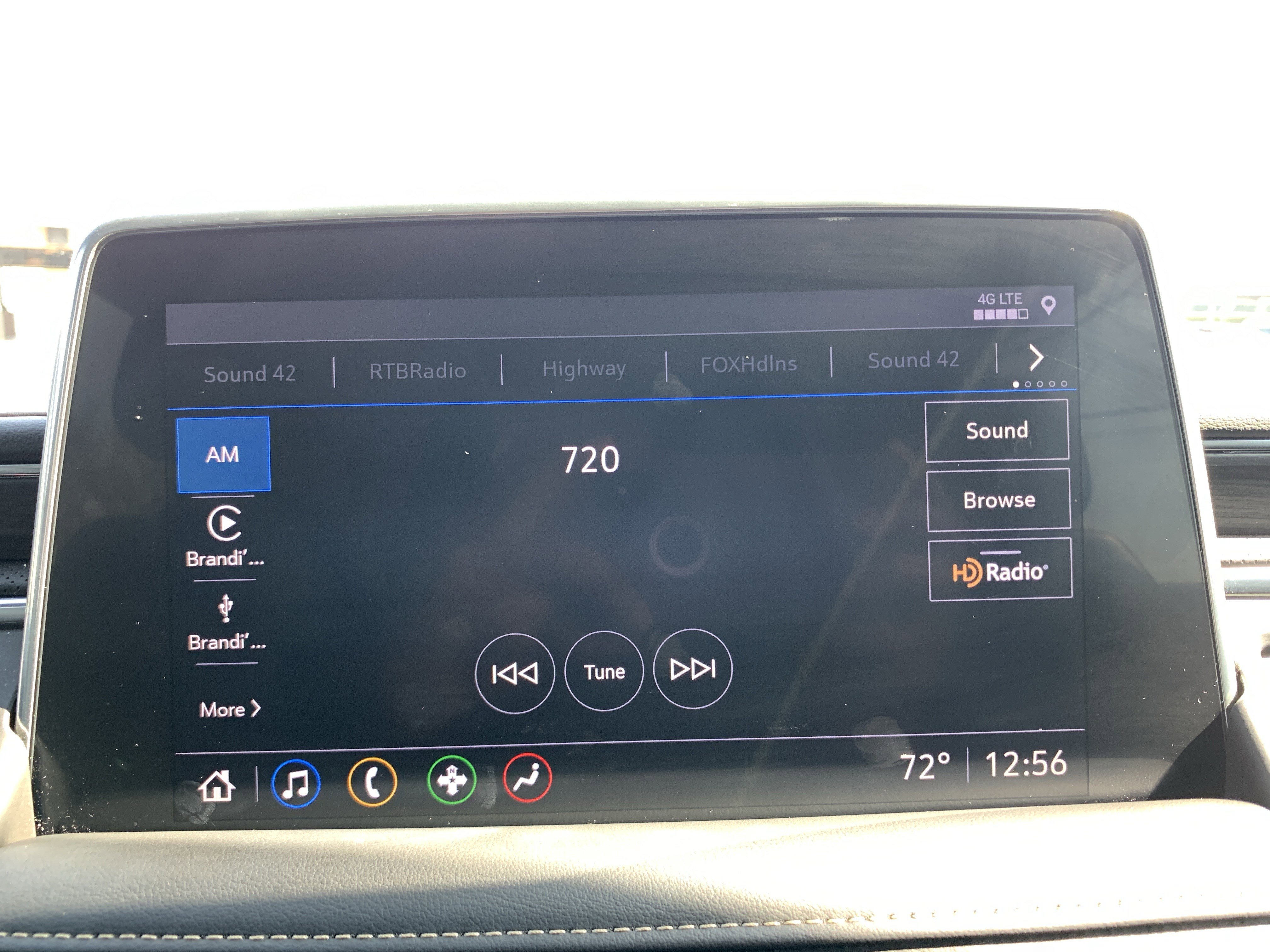 Used 2021 GMC Yukon XL SLT w/ SLT Premium Package image 23