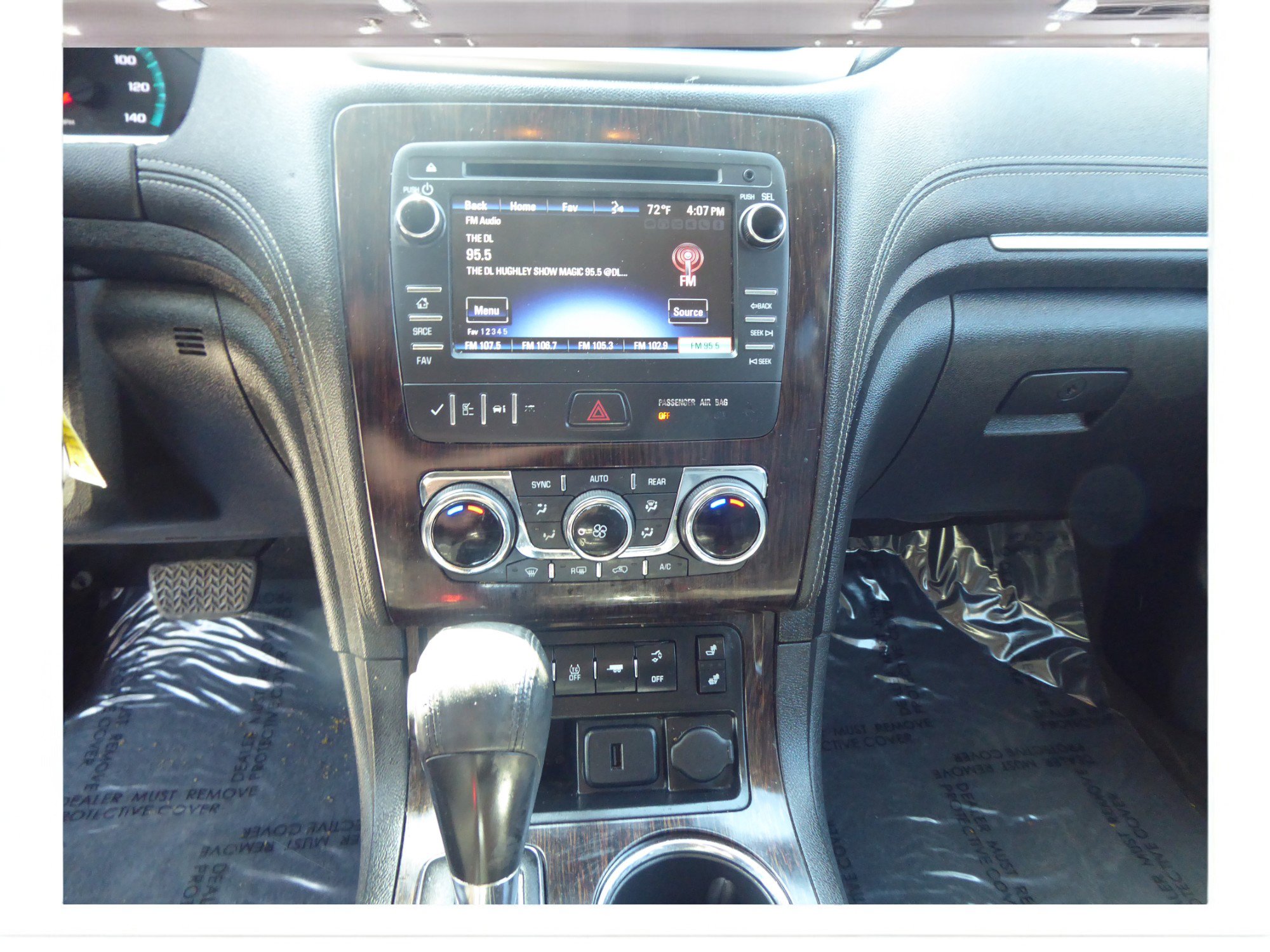 Used 2015 Chevrolet Traverse LT image 13