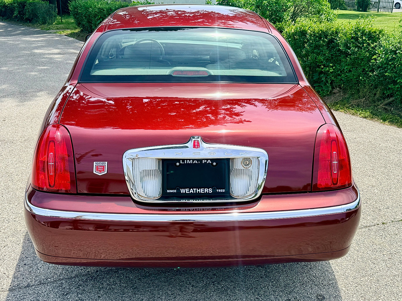 Used 2002 Lincoln Town Car Executive RWD image 6