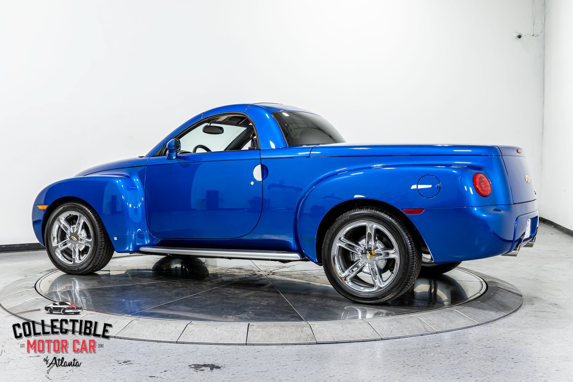 Used 2006 Chevrolet SSR w/ Preferred Equipment Group RWD image 12