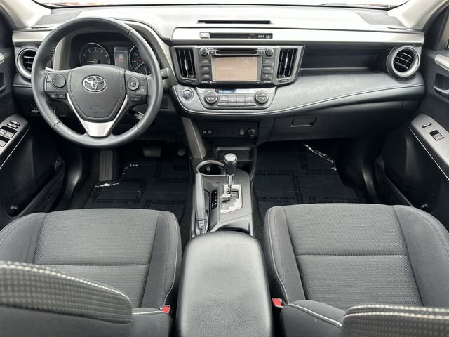 Used 2018 Toyota RAV4 XLE AWD/4WD image 10