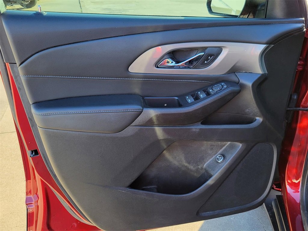 Used 2022 Chevrolet Traverse LT image 20