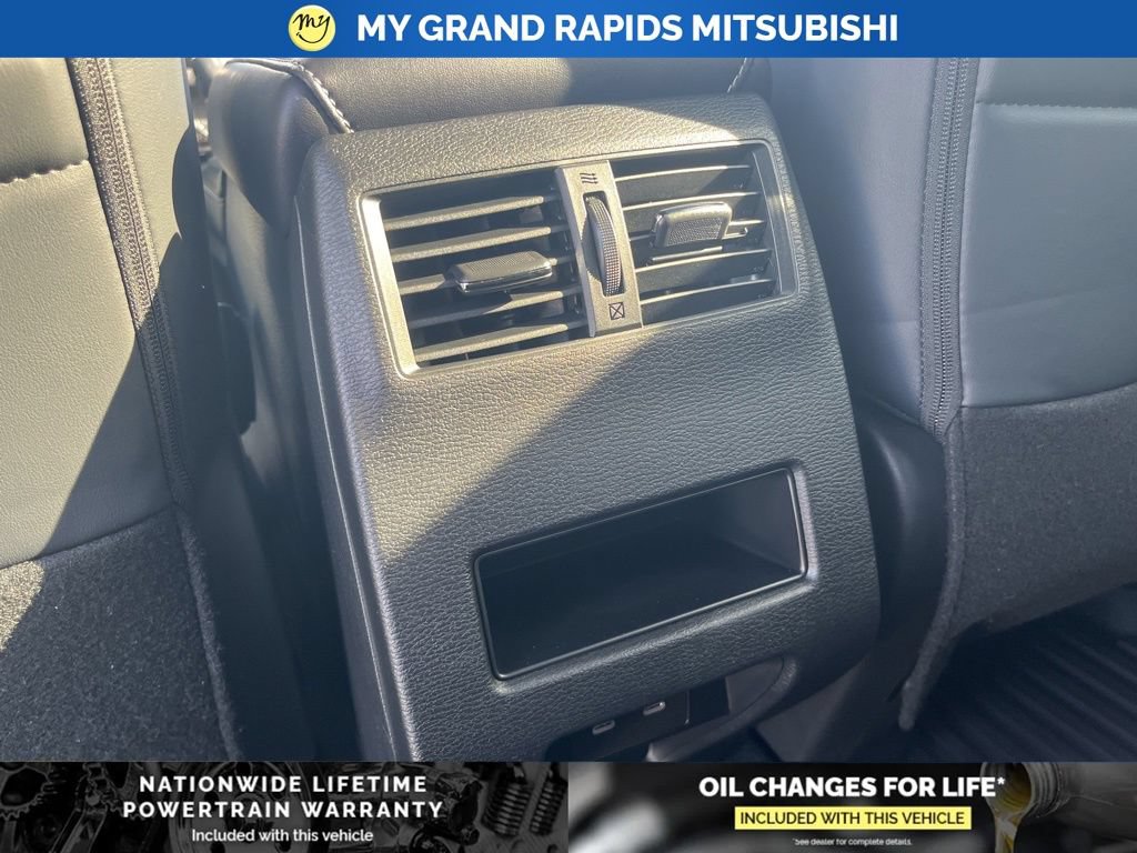 New 2026 Mitsubishi Outlander LE AWD/4WD image 21