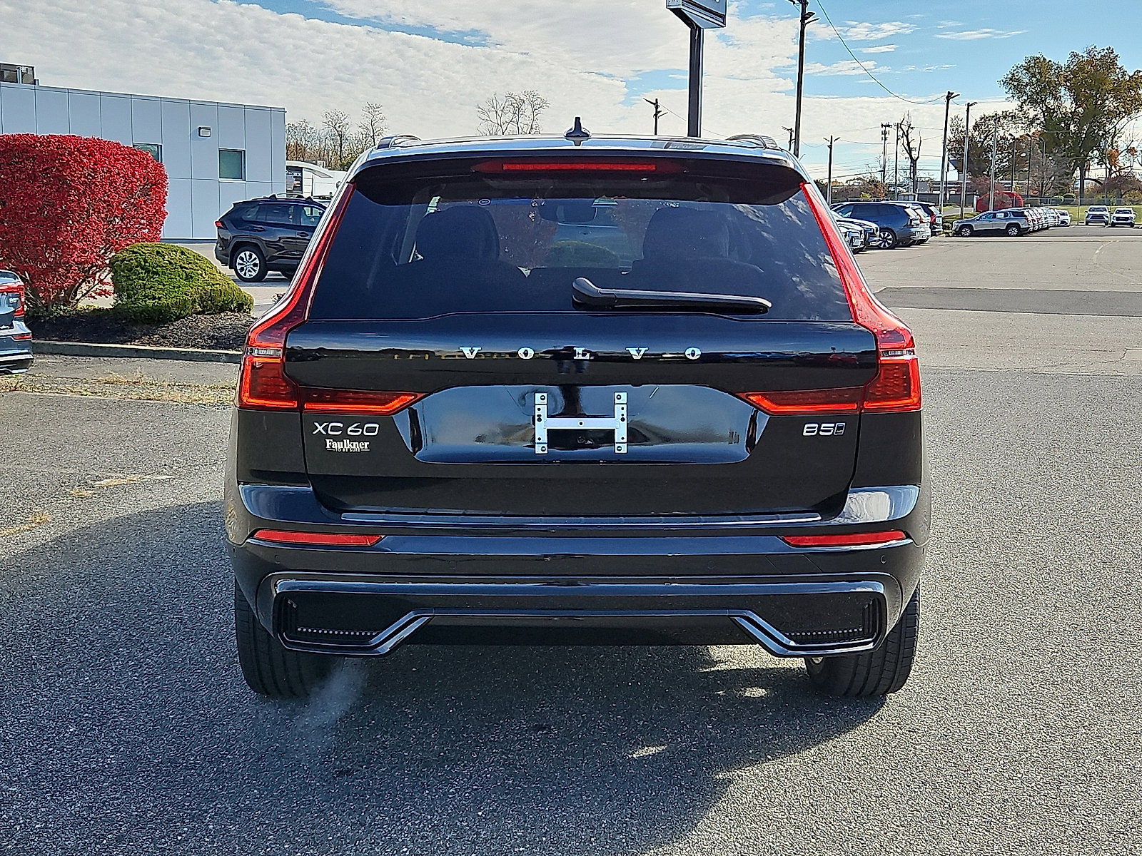 New 2026 Volvo XC60 B5 Plus w/ Protection Package Premier AWD/4WD image 5