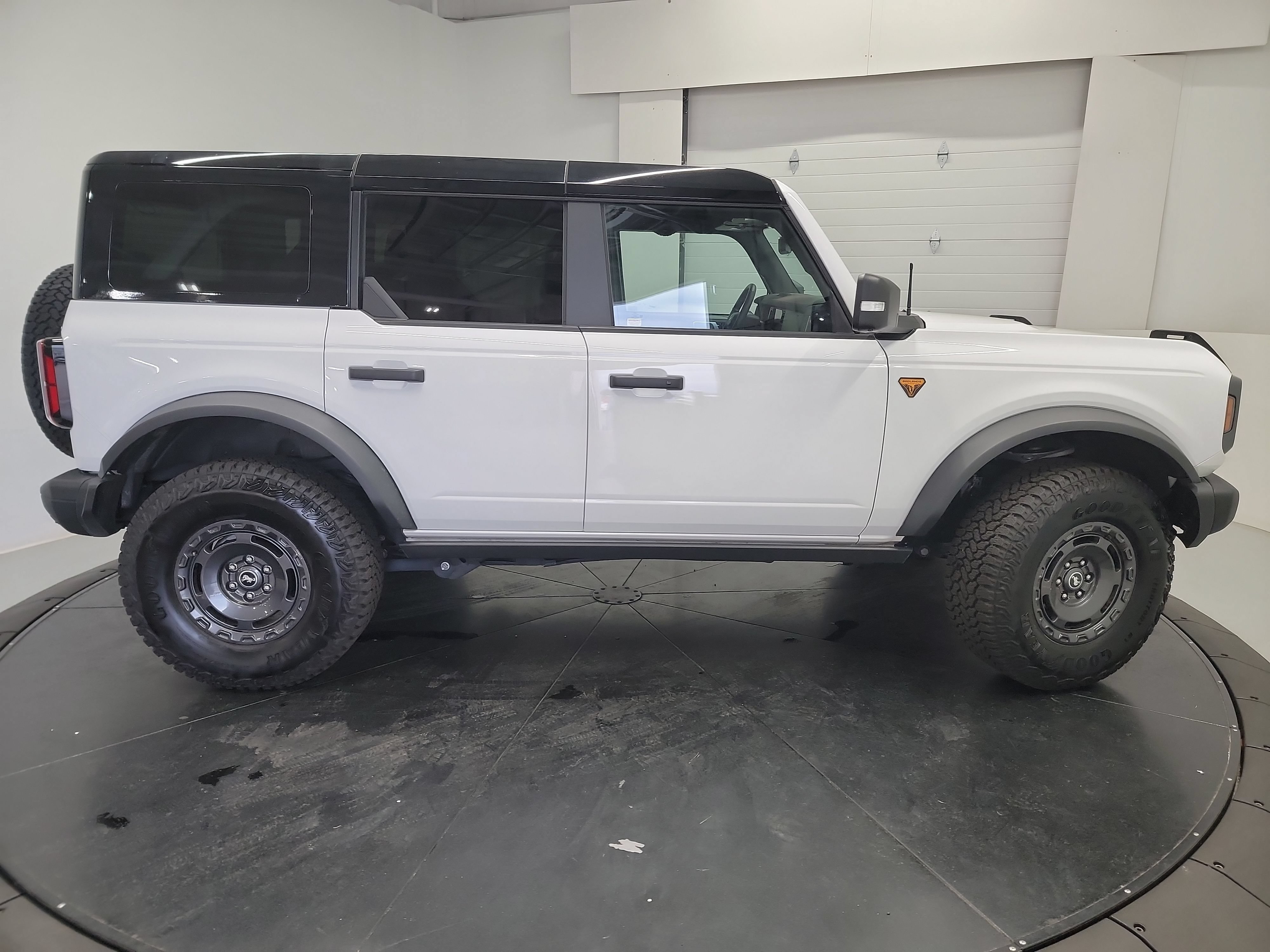 Used 2025 Ford Bronco Badlands AWD/4WD image 11