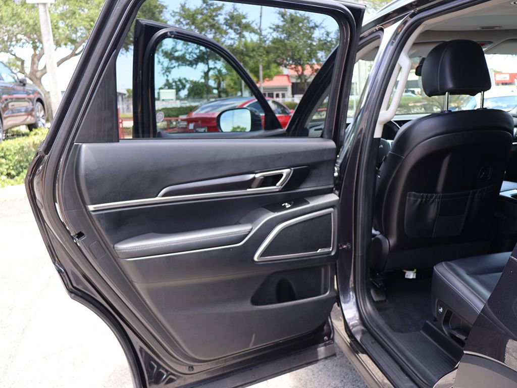 Used 2025 Kia Telluride S FWD image 16