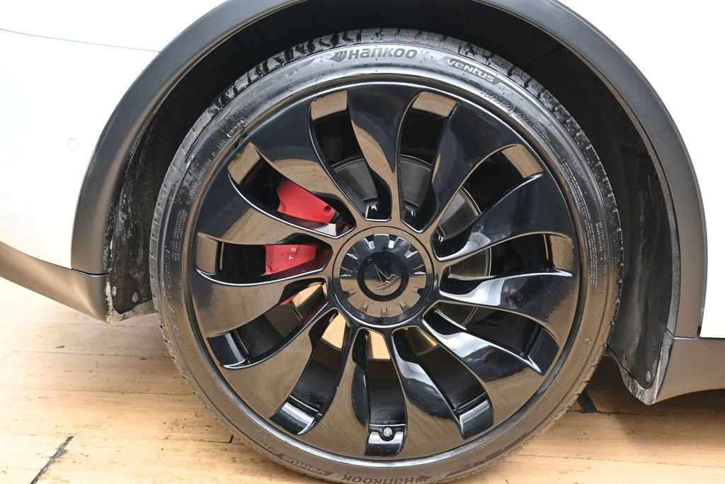 Used 2022 Tesla Model Y Performance AWD/4WD image 10