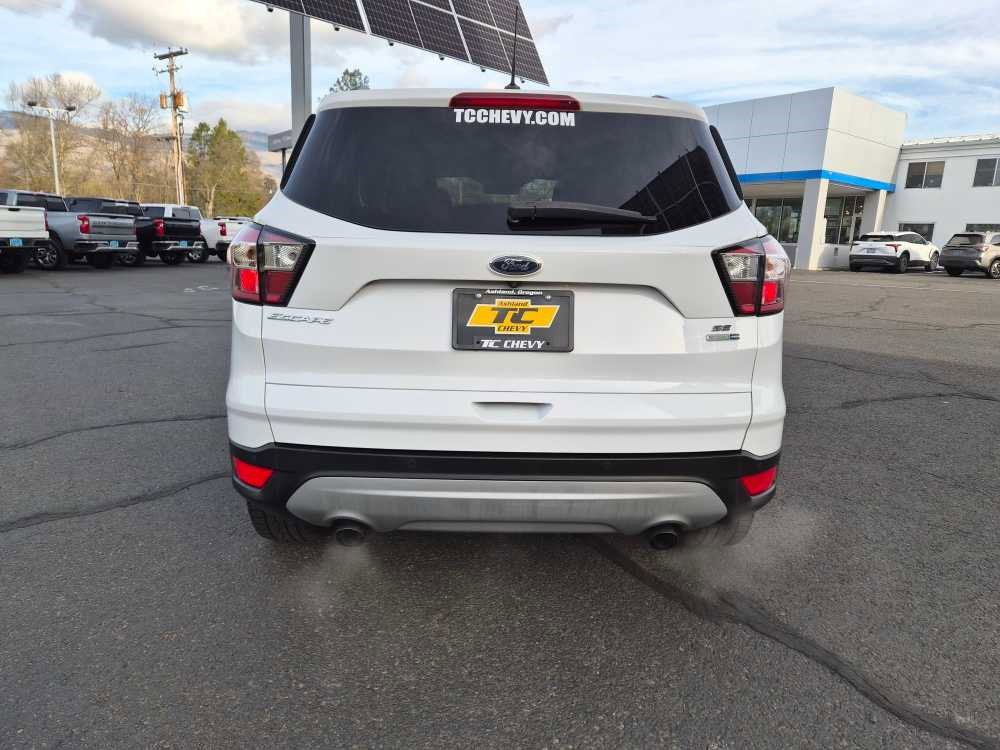 Used 2017 Ford Escape SE w/ Equipment Group 201A image 6