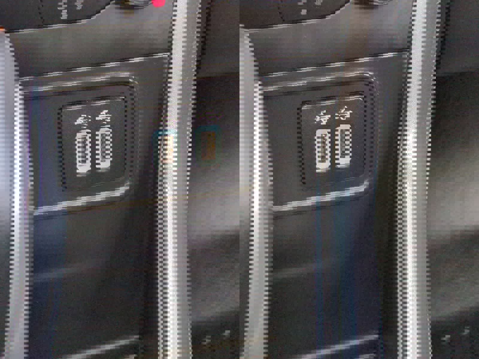 Used 2020 Ford EcoSport SE w/ SE Convenience Package image 32