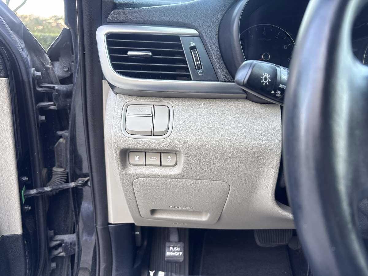 Used 2016 Kia Optima EX image 24