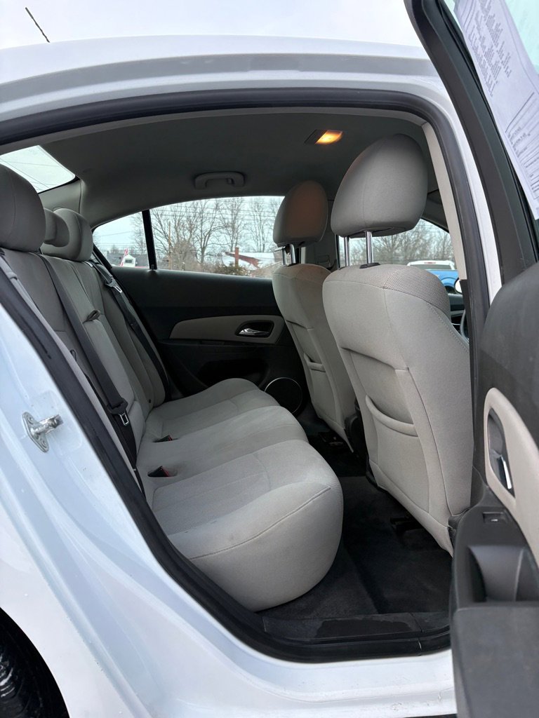 Used 2011 Chevrolet Cruze LT image 12
