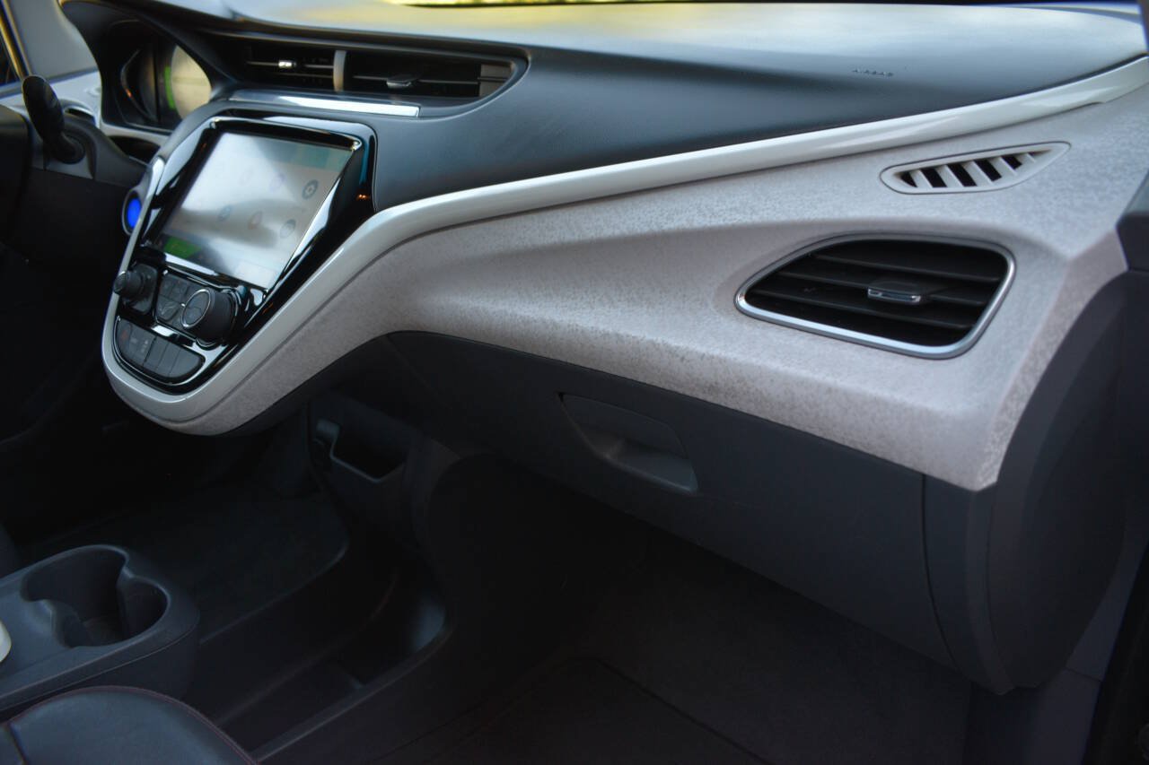 Used 2021 Chevrolet Bolt Premier w/ Infotainment Package FWD image 21