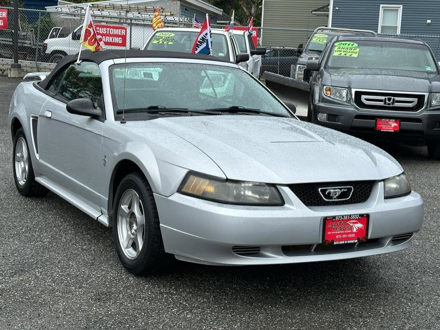 Used 2003 Ford Mustang Premium RWD image 3