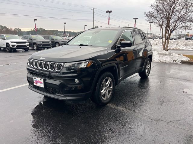 Used 2024 Jeep Compass Latitude image 4