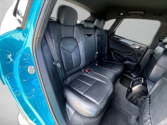 Used 2023 Porsche Macan AWD/4WD image 29
