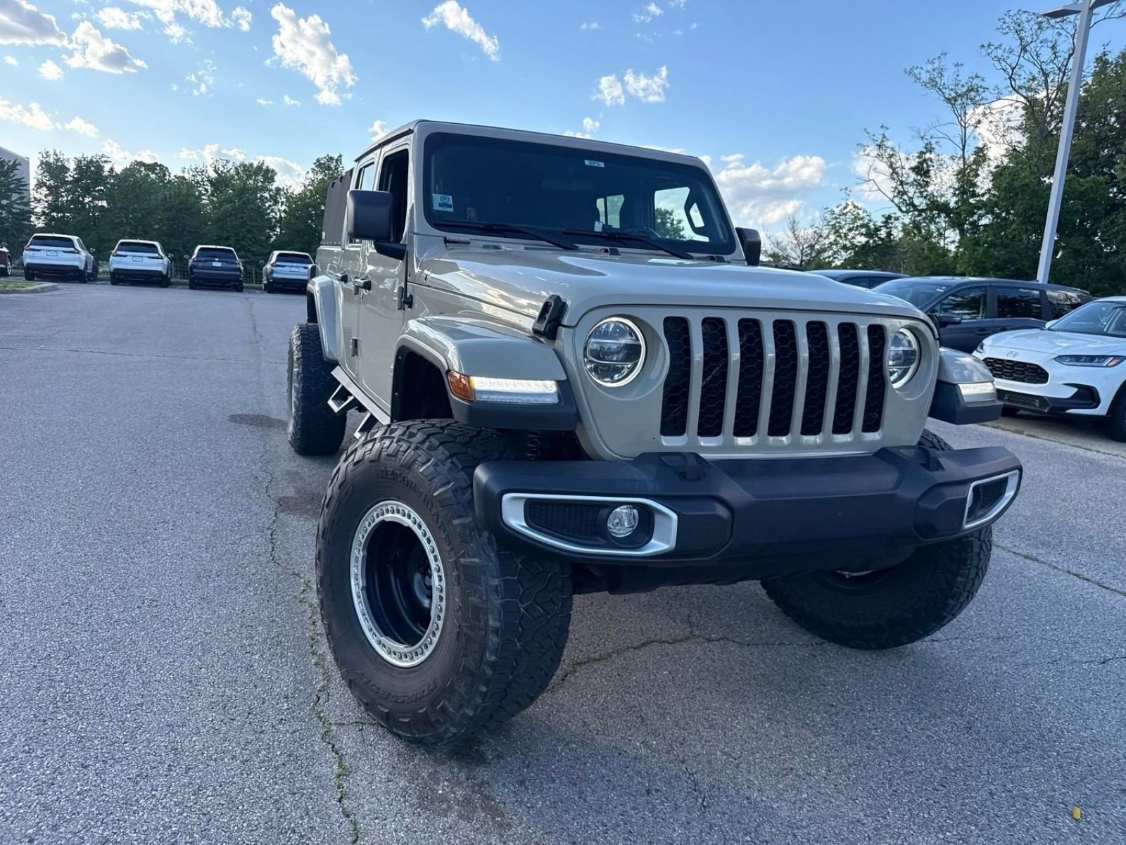 Used 2022 Jeep Gladiator Sport AWD/4WD image 21