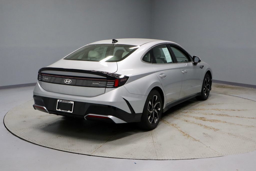 Certified 2025 Hyundai Sonata SEL FWD image 14