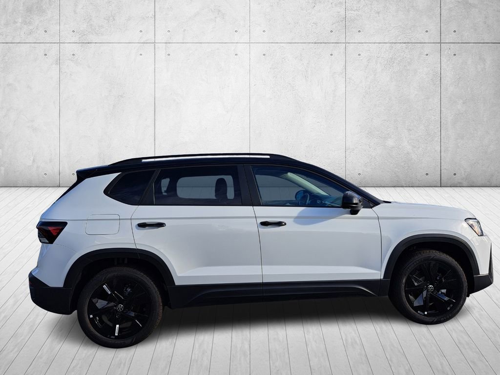 New 2026 Volkswagen Taos SE FWD image 4