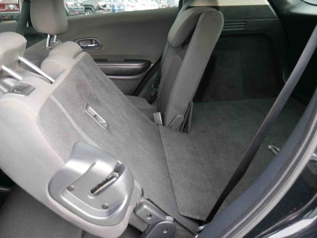 Used 2022 Honda HR-V LX image 13