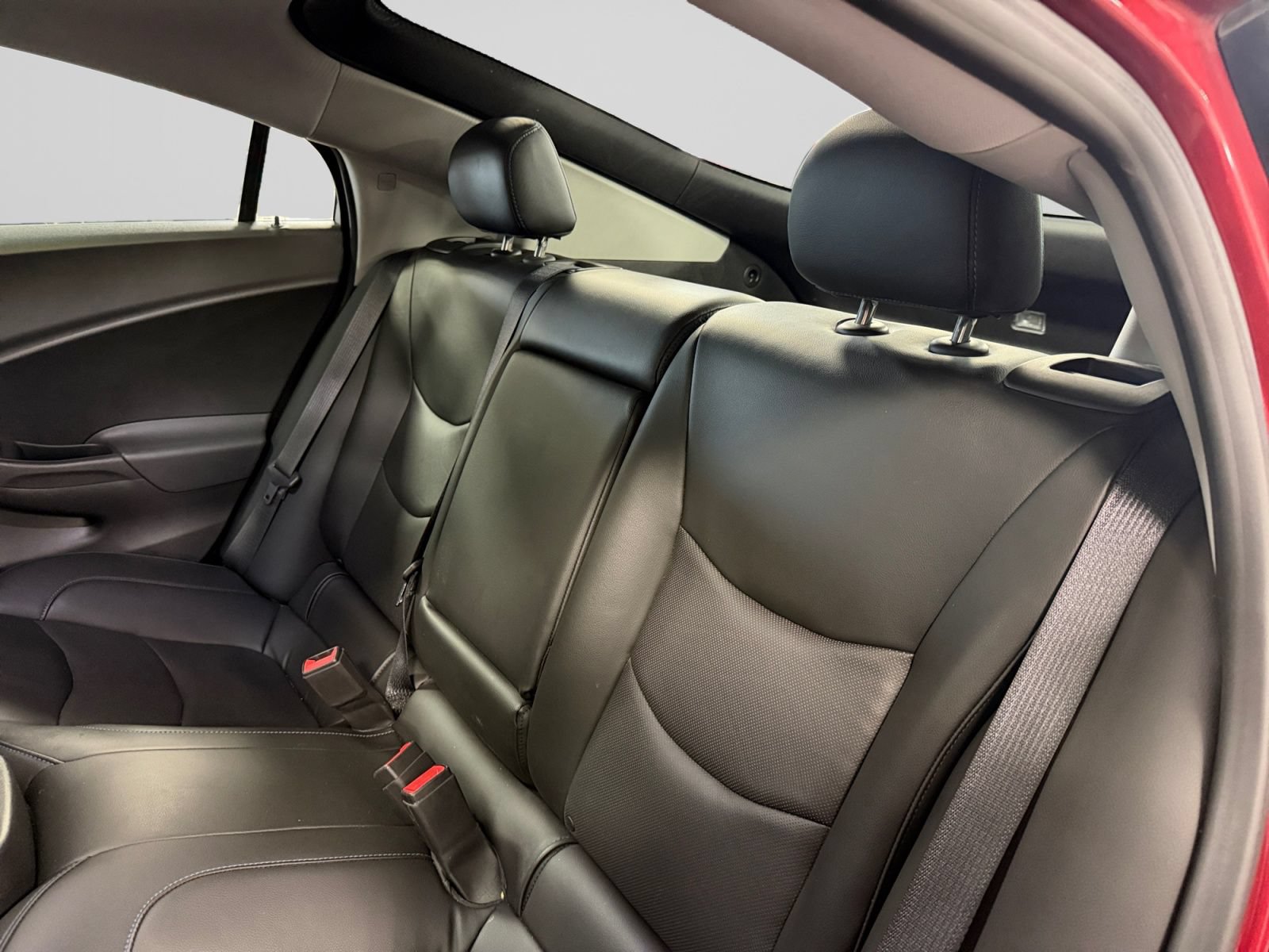 Used 2018 Chevrolet Volt Premier w/ Driver Confidence Package FWD image 21