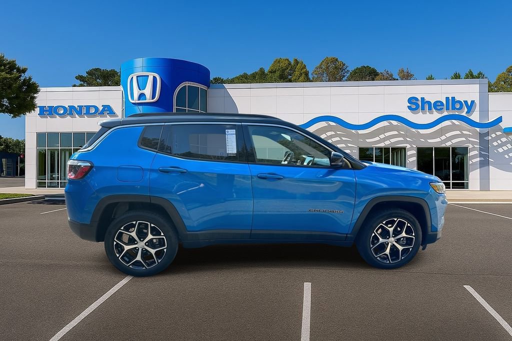 Used 2024 Jeep Compass Limited image 9