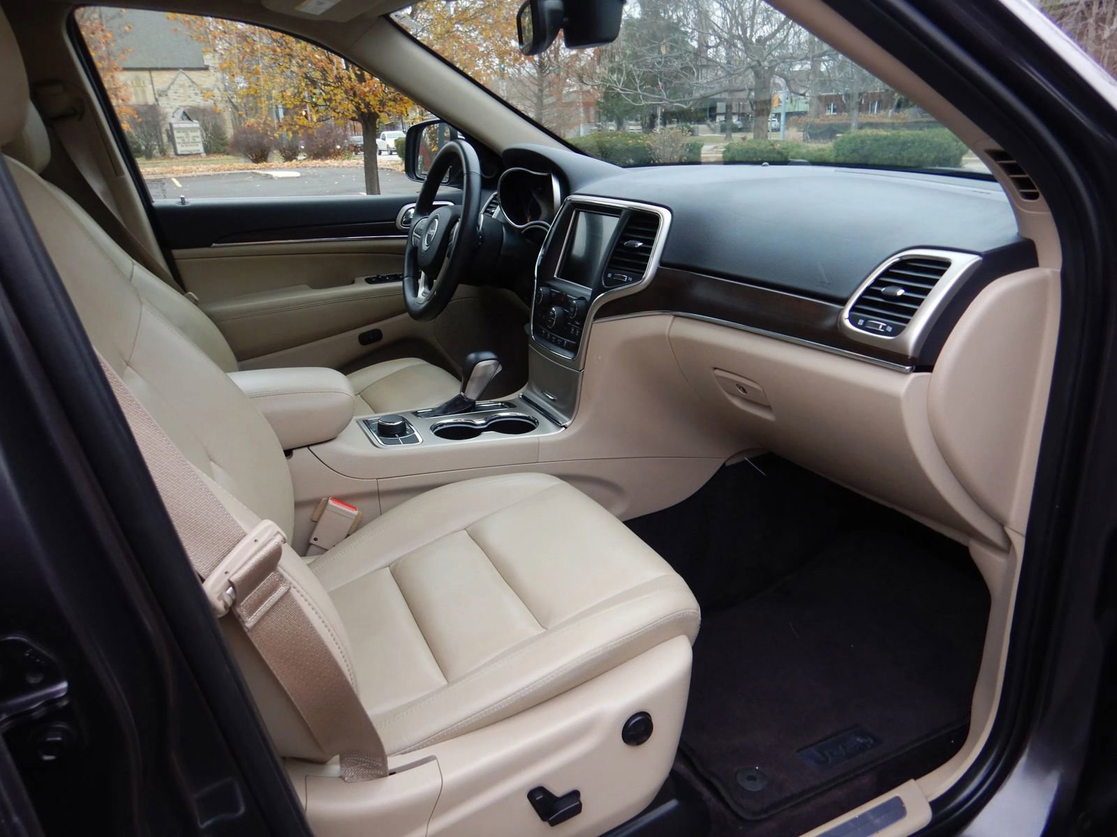 Used 2017 Jeep Grand Cherokee Limited AWD/4WD image 20