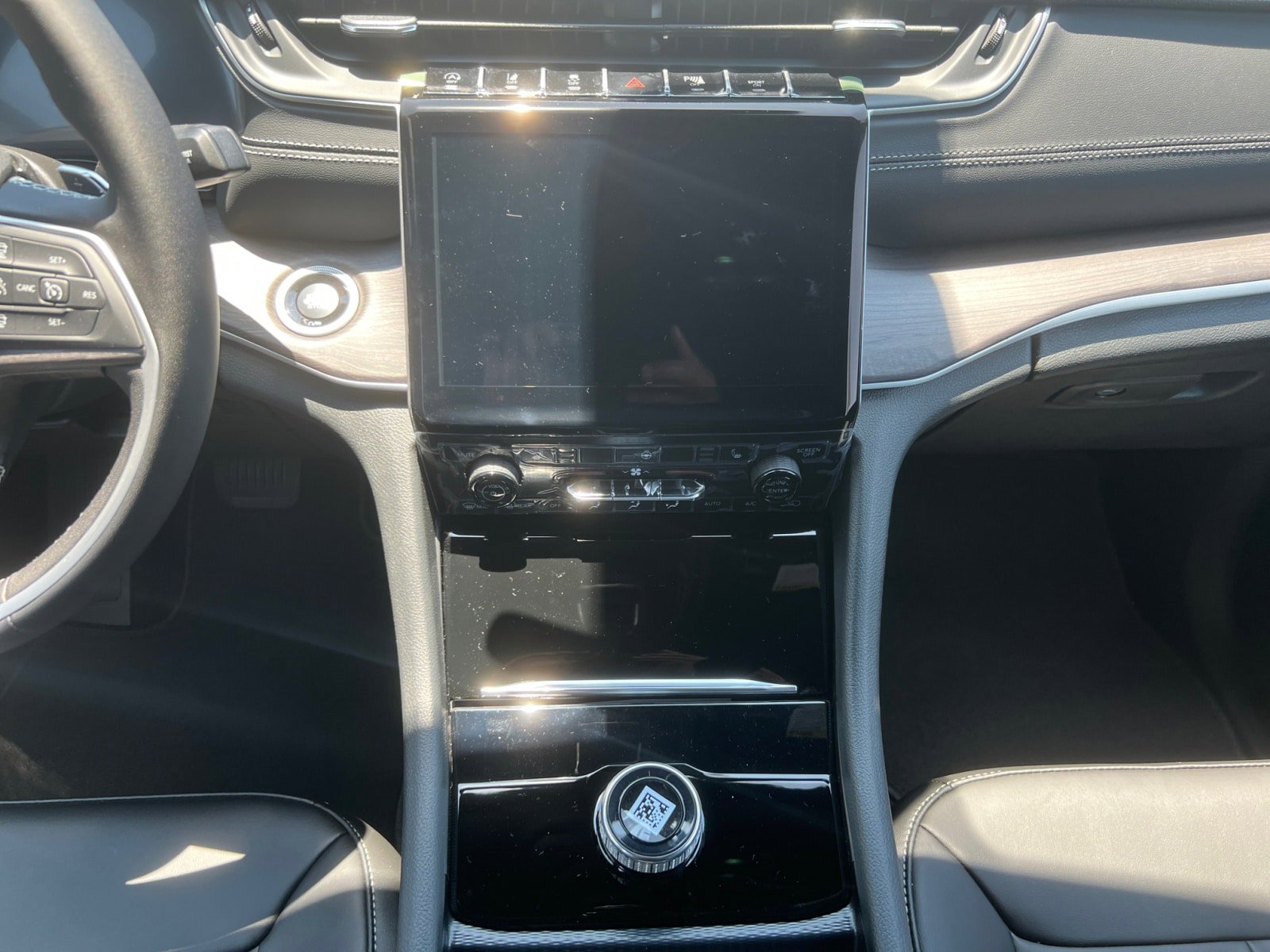 Used 2025 Jeep Grand Cherokee L Limited RWD image 11