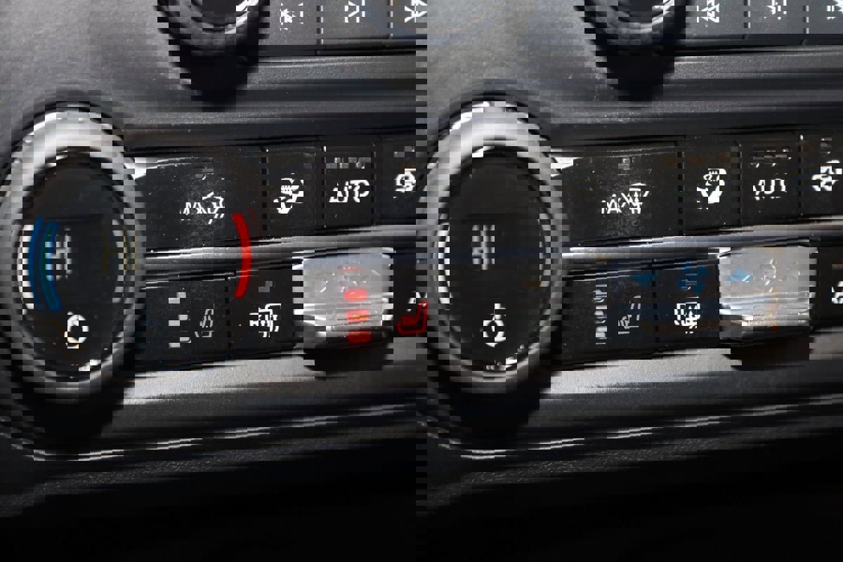 Used 2024 Ford Bronco Badlands image 8