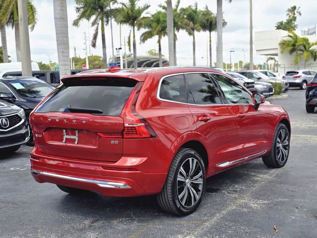 Used 2022 Volvo XC60 B5 Inscription image 3