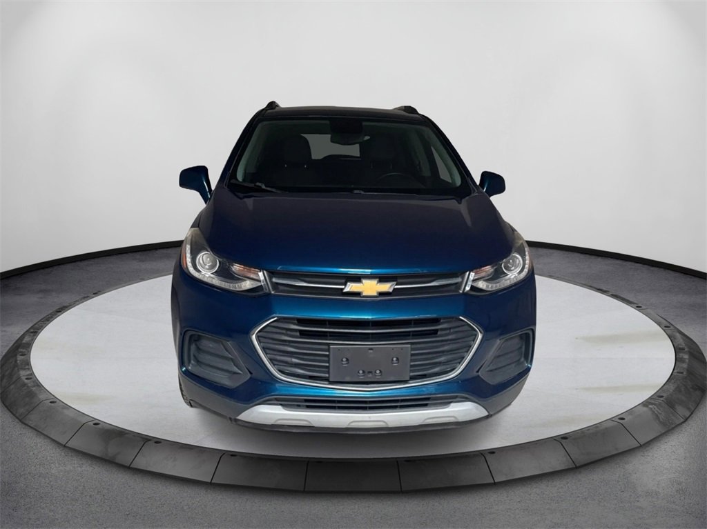 Used 2020 Chevrolet Trax LT w/ LT Convenience Package image 2