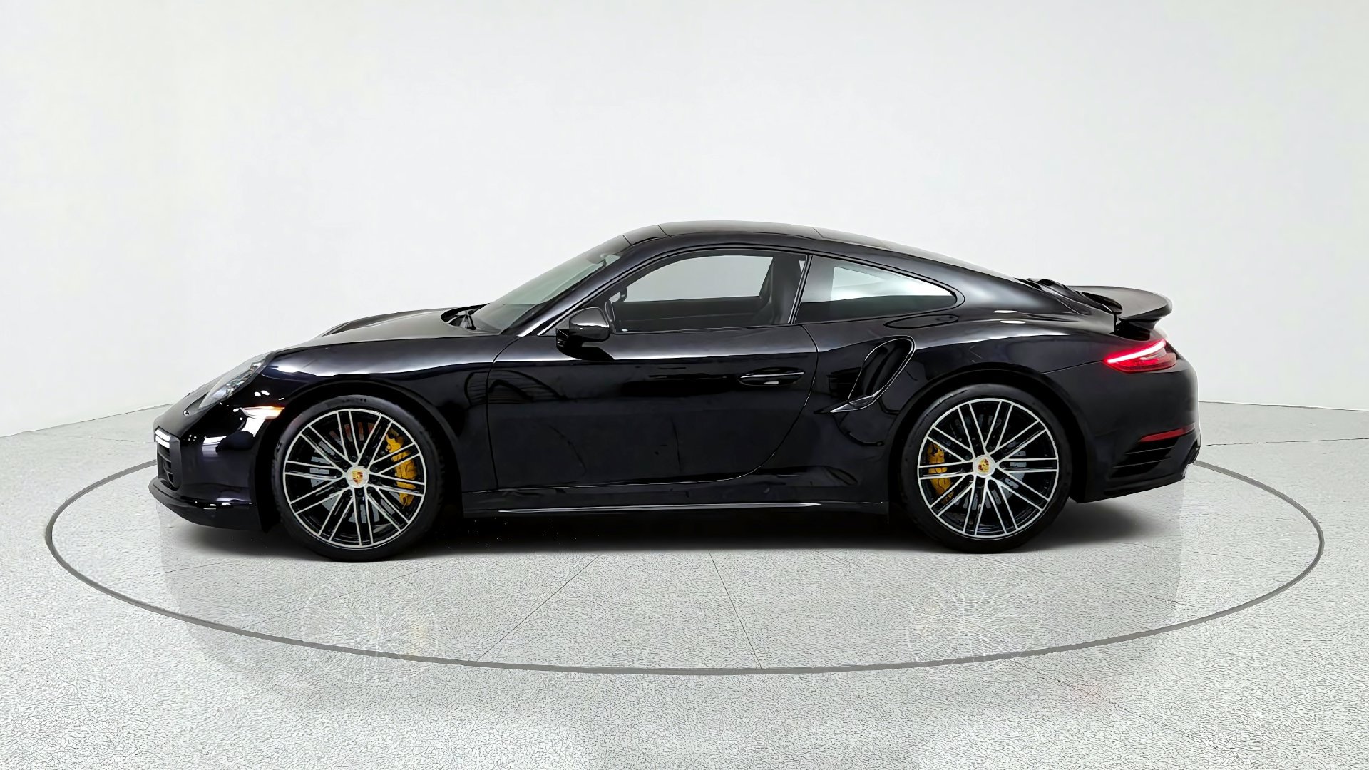 Used 2018 Porsche 911 Turbo AWD/4WD image 2