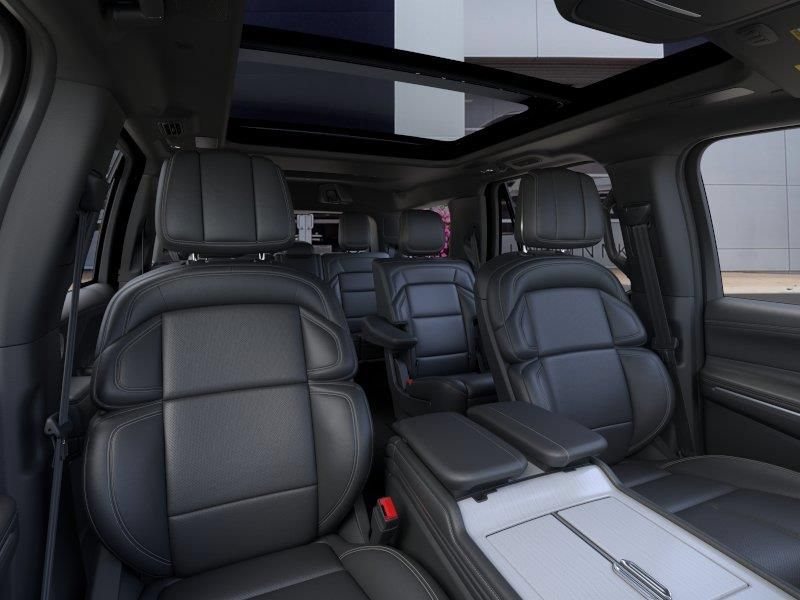 New 2026 Lincoln Navigator Reserve w/ Jet Appearance Package AWD/4WD image 10