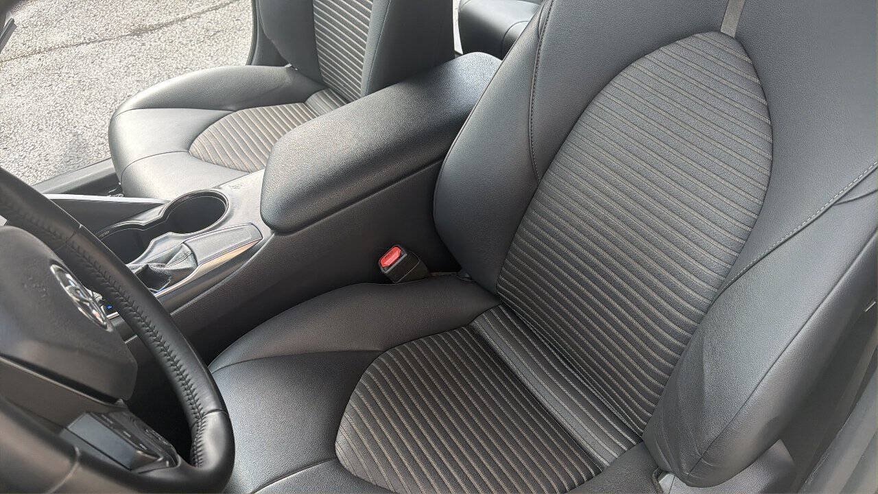 Used 2018 Toyota Camry SE FWD image 10